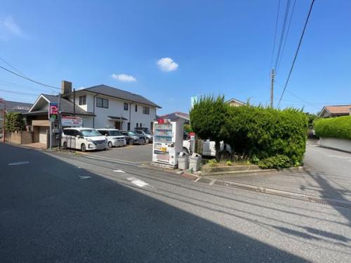 前面道路含む外観
