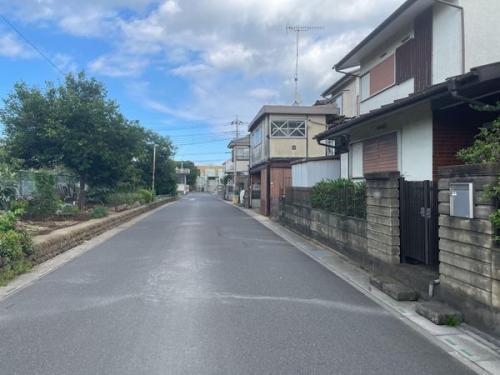 前面道路（北東側）