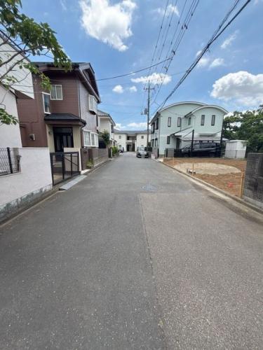 前面道路含む外観 前面道路含む外観
