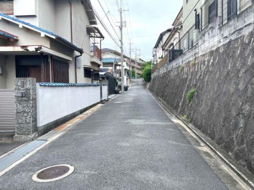 南東側道路 南東側道路