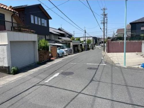 前面道路含む外観