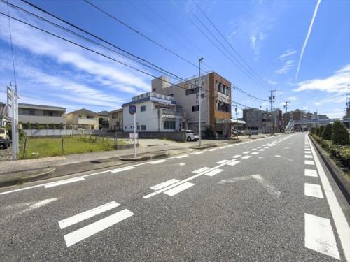 前面道路含む外観 前面道路含む外観