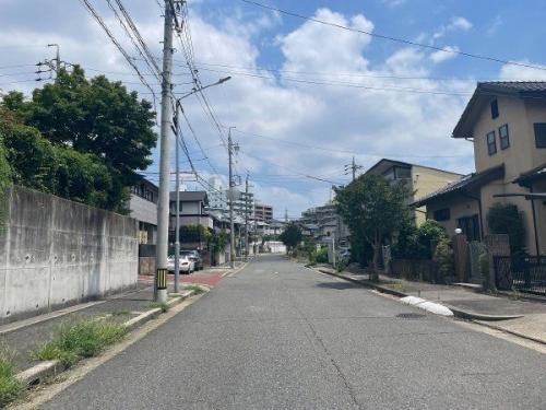 前面道路（南東側）