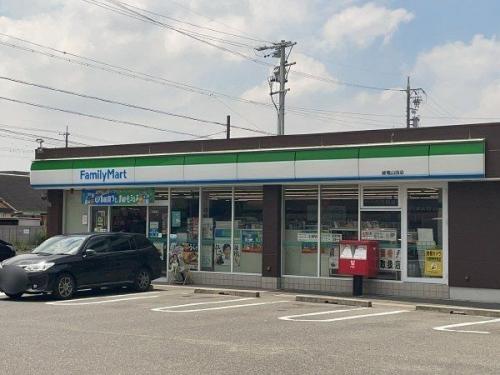 ファミリーマート緑篭山西店 約180m