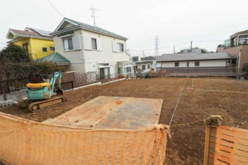 現地：全2区画／写真左側