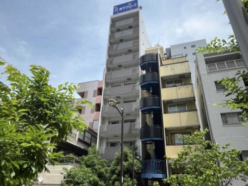 外観：画面中央の建物