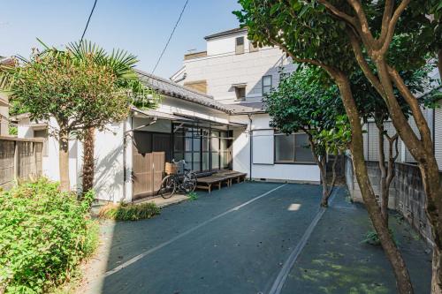 現地(古家あり)(撮影年月:2025年10月) 現地(古家あり)(撮影年月:2025年10月)