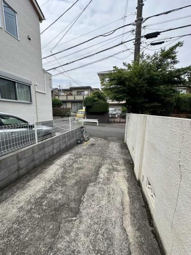 現地(古家あり):路地状部分(撮影年月:2025年05月) 現地(古家あり):路地状部分(撮影年月:2025年05月)