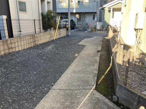 前面道路：私道(撮影年月：2025年12月)