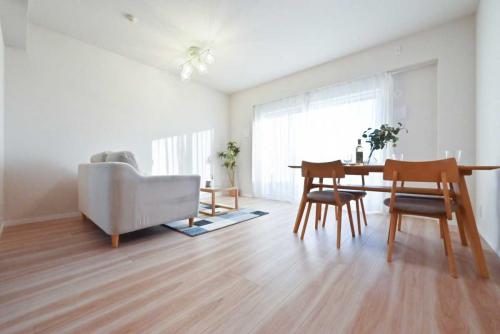 リビング・ダイニング：・家具調度品等は販売価格に含まれておりません