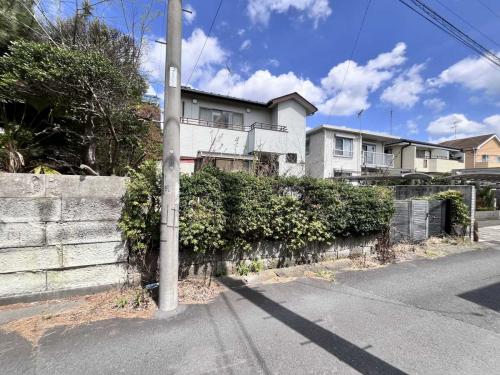 現地（古家あり）：解体更地渡し(撮影年月：2026年06月)