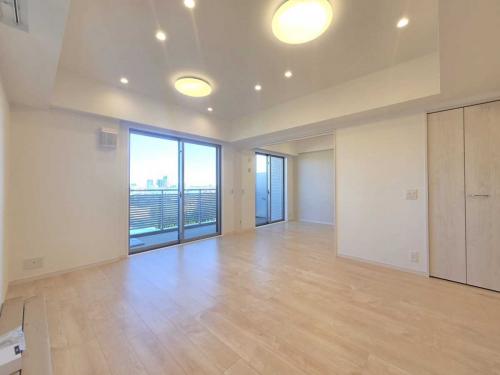 LDK：約14.3帖（右：洋室約6.0帖）