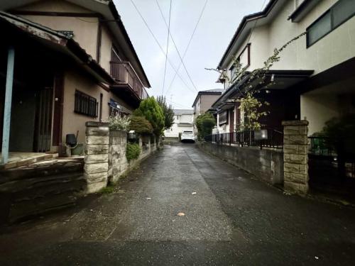 前面道路(撮影年月:2025年10月) 前面道路(撮影年月:2025年10月)