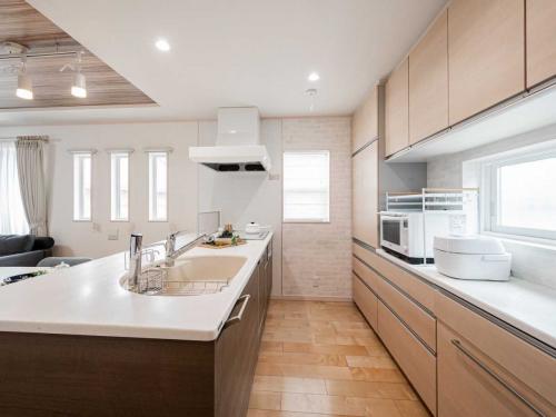 キッチン：作り付けの収納あり（2階）