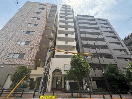 外観：左から2番目の白い建物