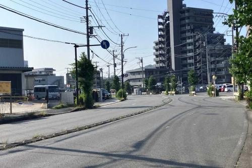 前面道路（撮影年月：2025年08月）