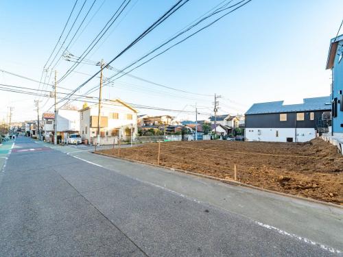 現地：全4区画、区画1：写真右側(撮影年月：2025年12月)