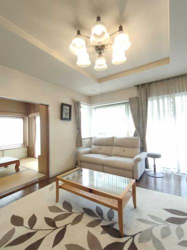 リビング：家具調度品は価格に含まれません（撮影年月：2025年09月）