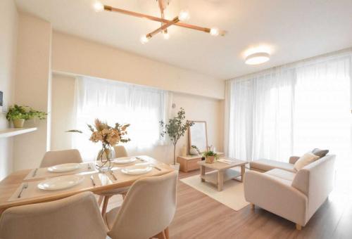 リビング・ダイニング：・家具、LDの照明は含まれません。