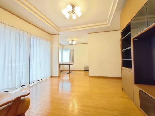 リビング：家具、調度品は価格に含まれません(撮影年月：2025年12月)