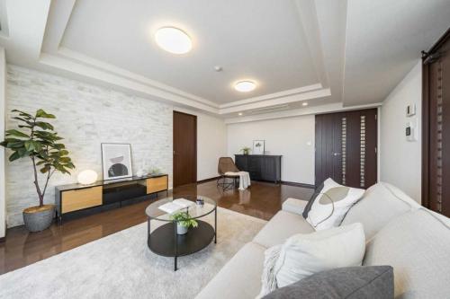 リビング：・家具・調度品等は本体価格に含まれません。