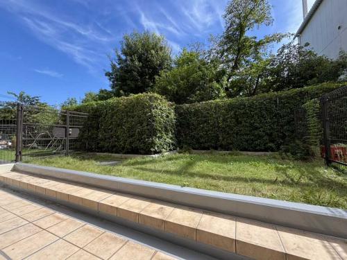 専用庭（撮影年月：2025年12月）