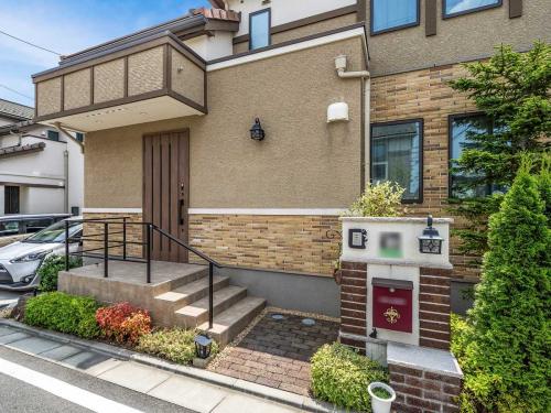 アプローチ（撮影年月：2025年07月）