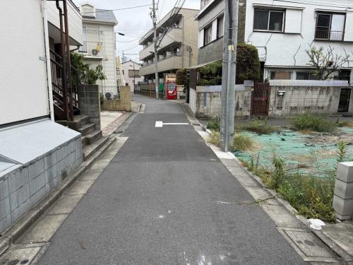 前面道路：西側前面道路