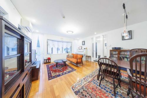 LDK：床暖房あり (撮影年月：2025年11月)