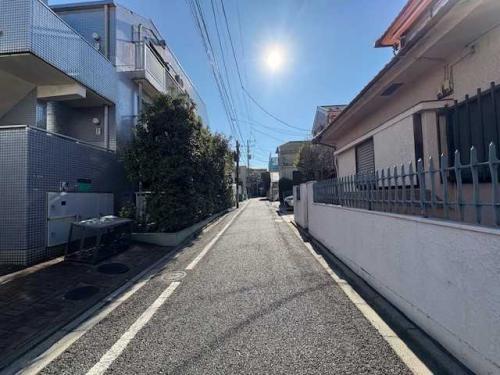 前面道路(撮影年月：2026年01月)