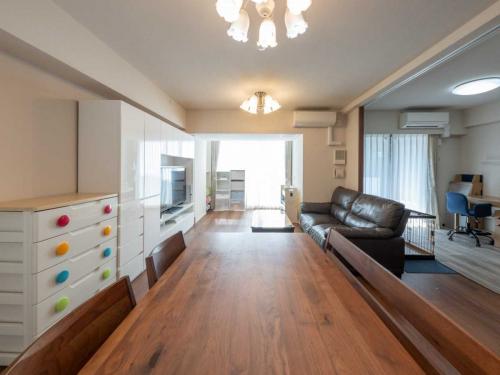 リビング・ダイニング：2階部分／南向き （右）洋室