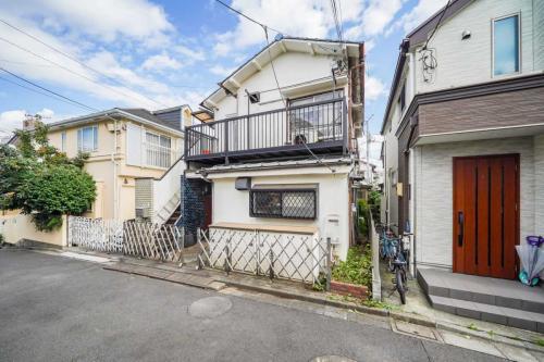 現地（古家あり）：写真中央が対象不動産（撮影年月：2025年10月）