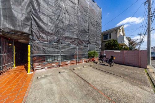 駐車場：大規模修繕工事実施中(撮影年月：2026年02月)