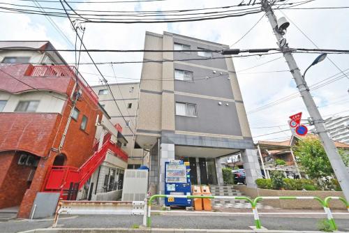 外観：写真中央(撮影年月：2026年08月)