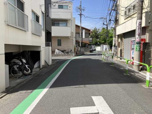 前面道路：東側