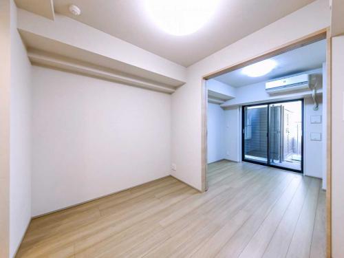 リビング・ダイニング：奥：洋室