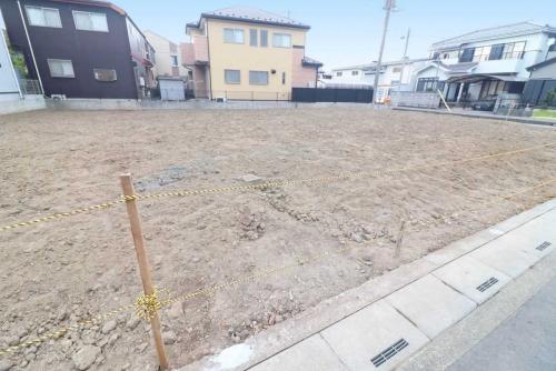 現地:全3区画/対象地手前側 現地:全3区画/対象地手前側