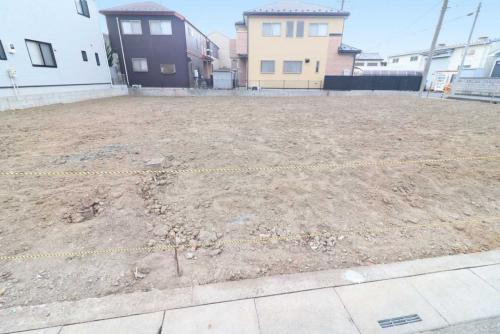 現地:全3区画/対象地手前側 現地:全3区画/対象地手前側