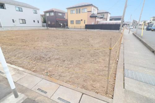 現地：全3区画／対象地手前側