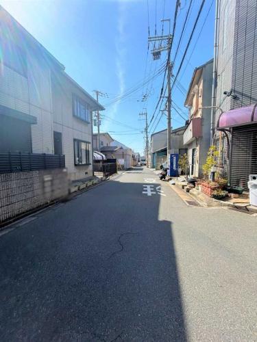 前面道路（撮影年月：2025年11月）