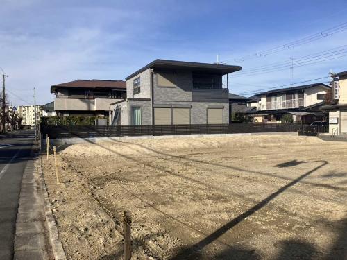 現地：対象地は向かって奥(撮影年月：2025年12月)