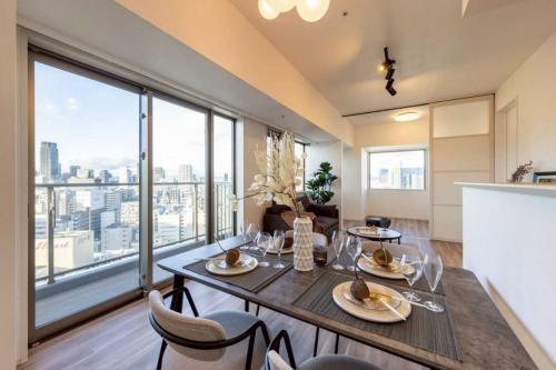 リビング・ダイニング：・家具・調度品は販売価格に含まれておりません （奥）洋室