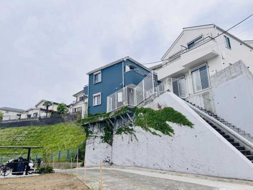 外観：対象不動産向かって中央(撮影年月：2025年04月)