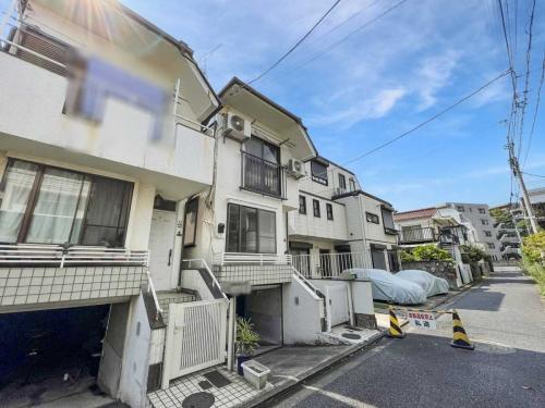 現地（古家あり）：左から２棟目