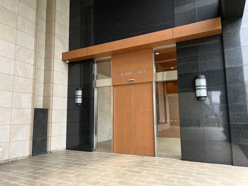 アプローチ（撮影年月：2025年10月）