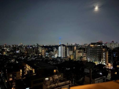 眺望：東側バルコニーからの眺望 夜景(ズームなし)