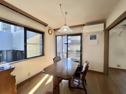 ダイニング：家具調度品は価格に含まれません(撮影年月：2025年12月)