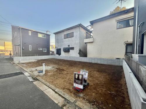 現地：全２区画　写真右側(撮影年月：2026年03月)