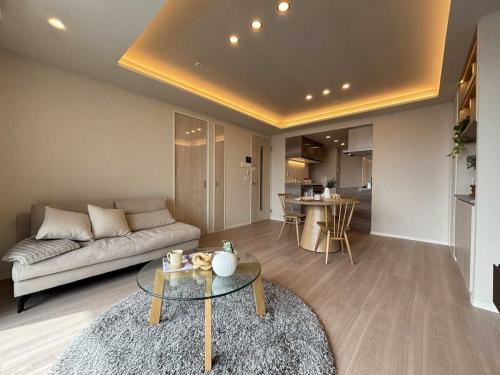 リビング：・家具・調度品等は販売価格に含まれておりません