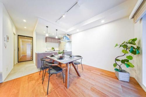 リビング：・家具調度品等は販売価格に含まれません。